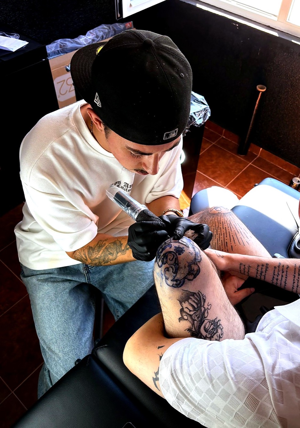 Tatuaje de estilo japonés en proceso, New G's Studio